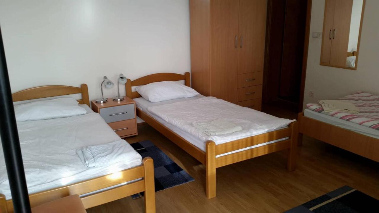 Prenociste Dzinic Hotel Zupanja Ngoại thất bức ảnh