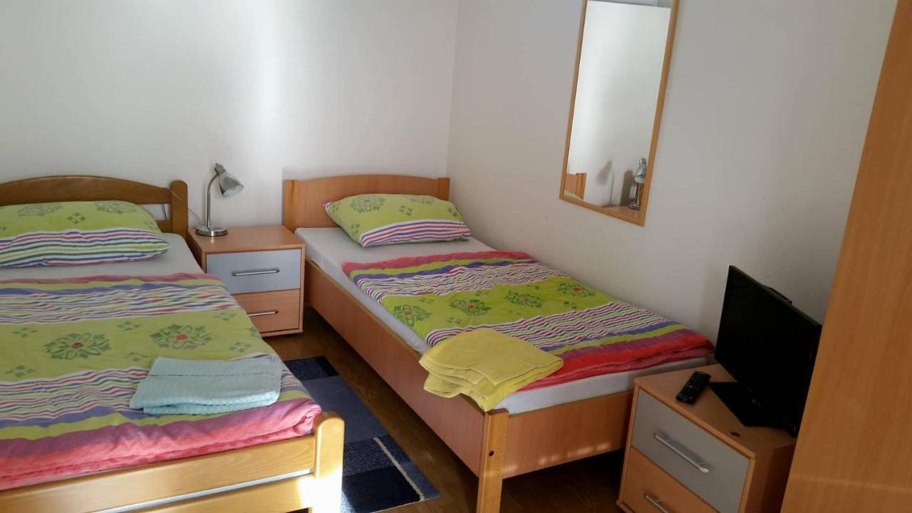 Prenociste Dzinic Hotel Zupanja Ngoại thất bức ảnh