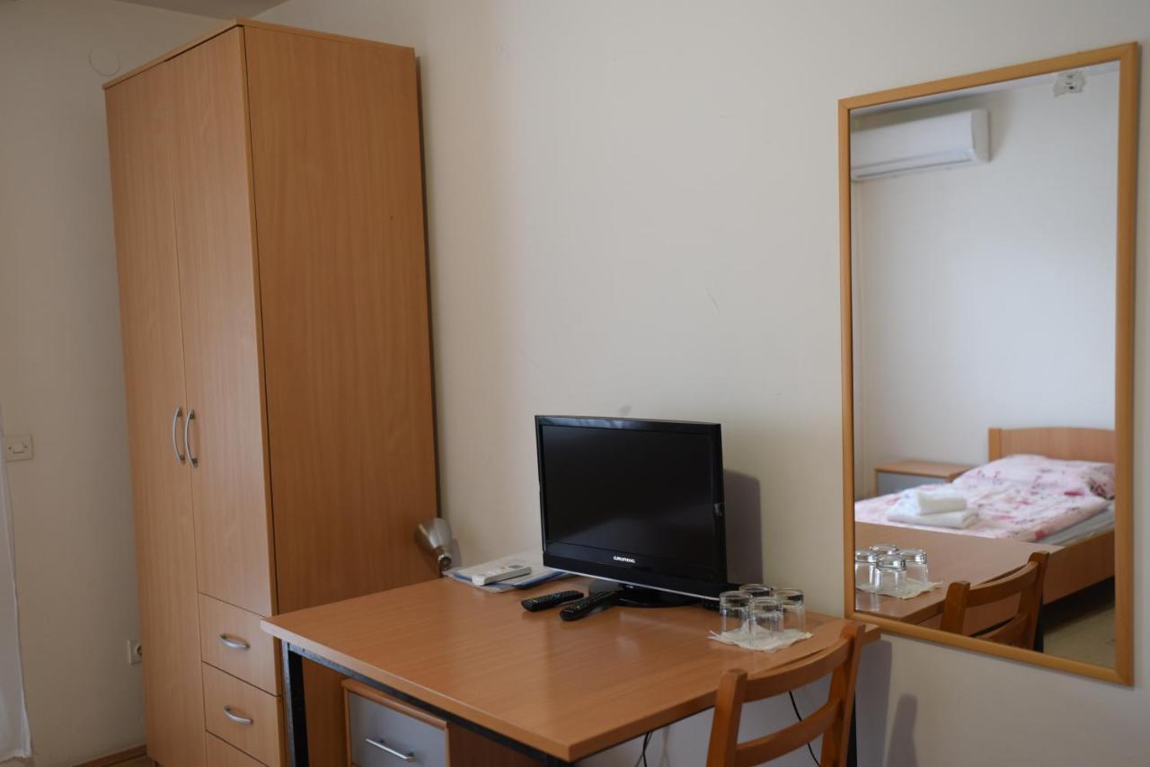 Prenociste Dzinic Hotel Zupanja Ngoại thất bức ảnh